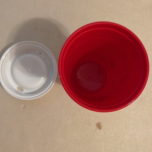 2021 AND 2022 Limited edition Starbucks red cups - Picture 7 of 12